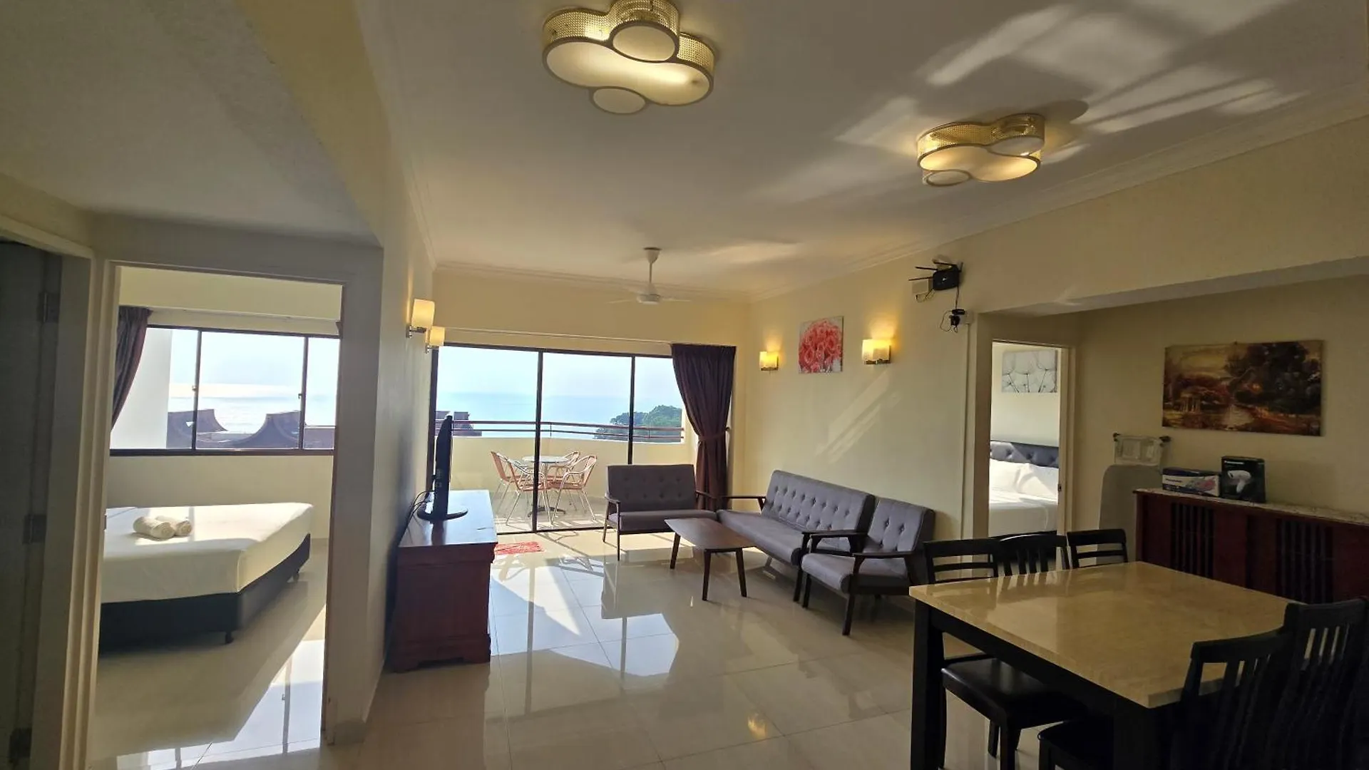 Sunshine Seaview Apartment Batu Feringgi